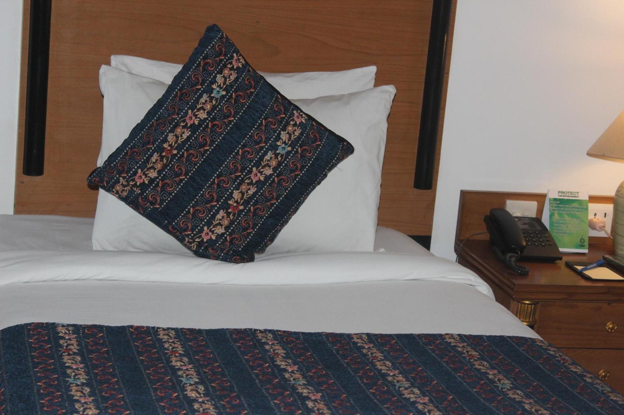 Mehran Hotel การาจี ภายนอก รูปภาพ